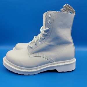 Dr Martens Pascal Mono White 1460 Boots Women’s Size 6 Leather Doc Martens New